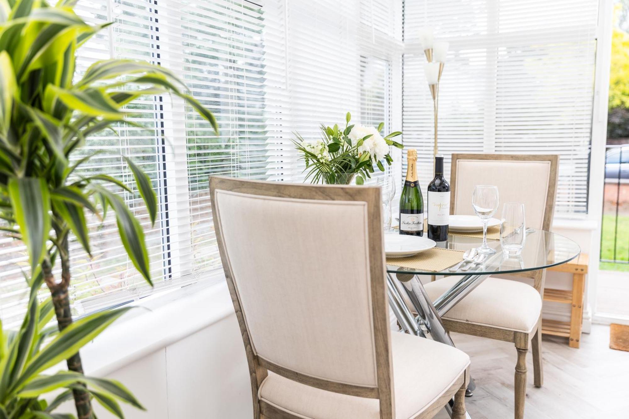 10 Sydenham - By Luxury Apartments Челтнъм Екстериор снимка